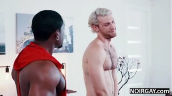 Sexo entre branco e negro gay