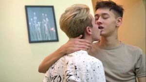 Teen gays kissing l
