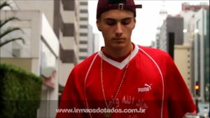 Tio gay x vídeo brasileiro