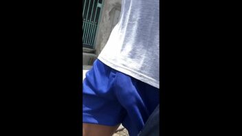 Video de homem   com volune na cueca gey