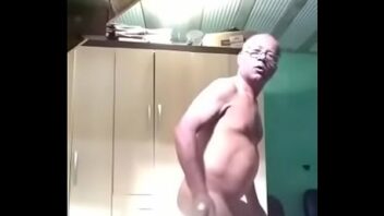 Video gay brasileiro amador coroa sendo fodido por boyzinho