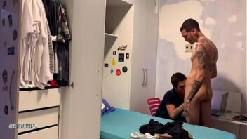 Video gay macho lindo fazendo inversao com a mulher