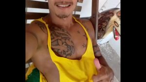 Video gay musculoso tatuagens bonito roludo bundão