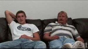 Video gay pai e avo
