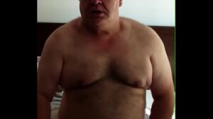 Video gay velho gordo mamando
