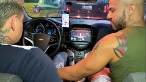 Video motorista do.uber sendo assediado por gay e mulher