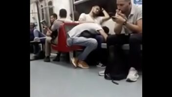 Vídeo porno gay em trem