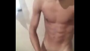 Vídeo porno gay guttão pikasso comendo leke novinho