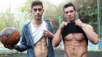 Videos de brasileiros gays flertando em publico