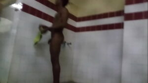 Videos gay lucano enduro shower duo