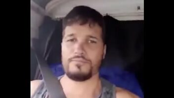 X videos gay brasil caminhoneiro banheiro