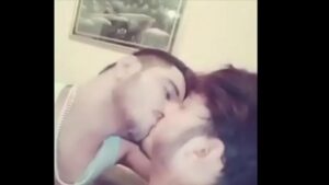 Beijo gay entre