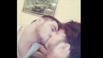 Beijo gay entre