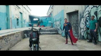 Beijo gay no filme batman vs superman