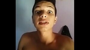 Brazilian gay novinho sendo enrrabado