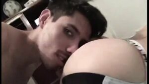 Dois gays chupando de lingua porno