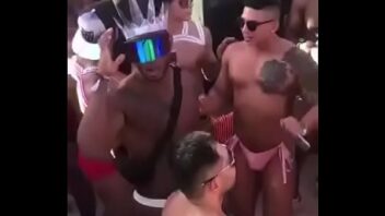 Festinha gay pornô