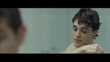 Filho film o pai tomando banho gay