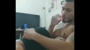 Filho fumando sexo gay