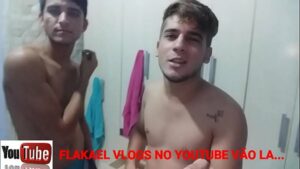 Flakael em vídeo gay