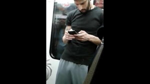 Gay flagra no metro
