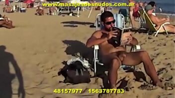 Gay fodendo com urso na praia de nudismo