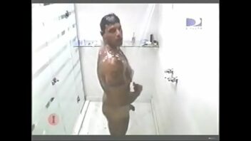 Gay pelado tomando banho xvideos.com