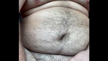 Gordo gay peito