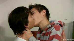 Leo gio gay first time