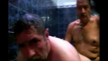 Maduros gays em saunas