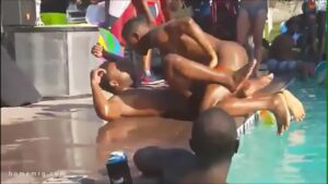 Porno gay clube piscins