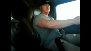 Truck driver coroa gay