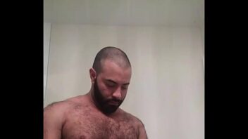 Vídeo porno rapaz hetero peludo comendo gay