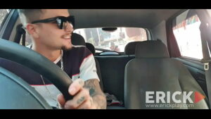 Vídeos de sexo gay com desconhecido dentro do carro