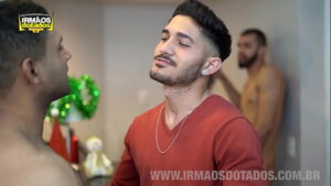 Videos de sexos gratis brasileiro com hetero dotados comendo gays