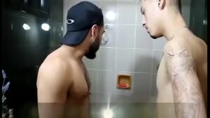 Vídeos gay banheirão