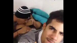 Amador brasileiro caseiro gay beijo grego negro