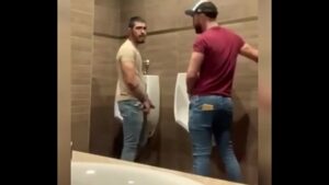 Banheiro publico shopping videos gay