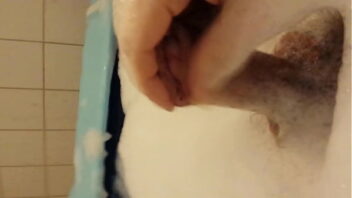 Bath tub masturbation gay