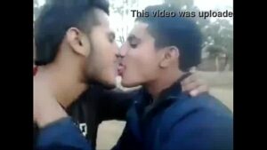 Beijo gay hq marvel caras