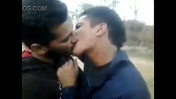 Beijo gay malhaçaom