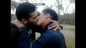 Beijo hardcore gay porno