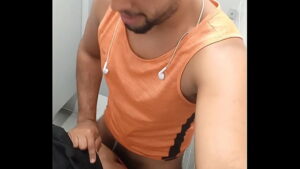 Blog gay video amador de sexo em banheirão