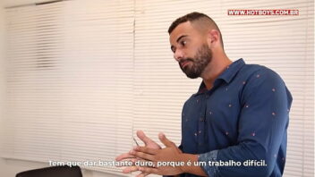 Brasileiro gay com voz video amador