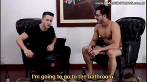 Brasileiro gay ensinado a chupar gostoso