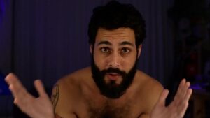 Brasileiro gay leva torada sem camisinha
