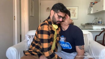 Brasileiro peludo em sexo gay
