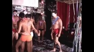 Carnaval gay sex pito raua