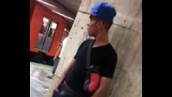 Clipe gay novinhos no metro
