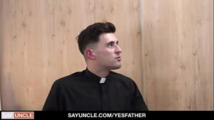 Confessar ao padre que é gay